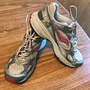 Saucony Grid Aura Tr Running Sneakers